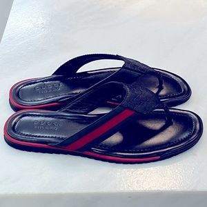 Slip-on style
Green/red/green web with black leather
Rubber sole
Made in Italy